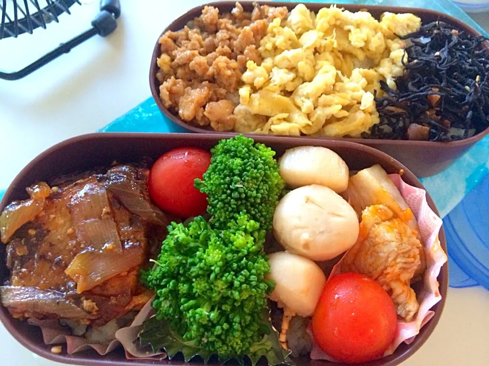 娘の弁当 三食丼 魚照り焼き 里芋煮 豚バラ中華味|まった ゆうゆうさん