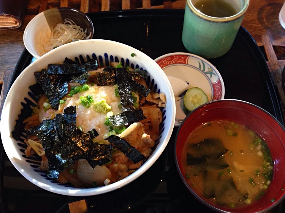 山かけ豚丼|古山さん