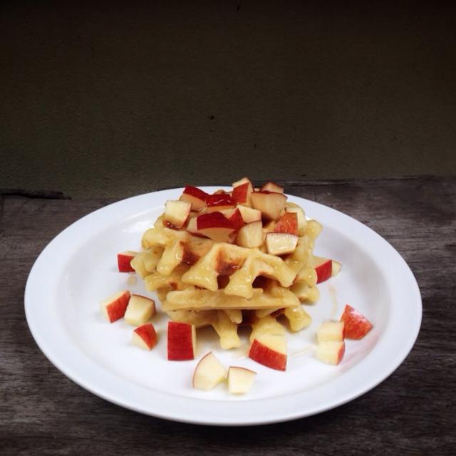 Apple Honey Belgian Waffles/OnTheWoodenTable SnapDish[スナップディッシュ] (IDWynPLa)