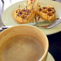 #waffle with whipped cream #hot cocoa|onniiickさん