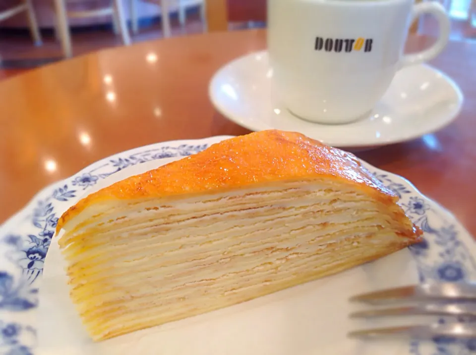 ドトールさんでケーキセット「ミルクレープ」美味しい😋|アライさんさん