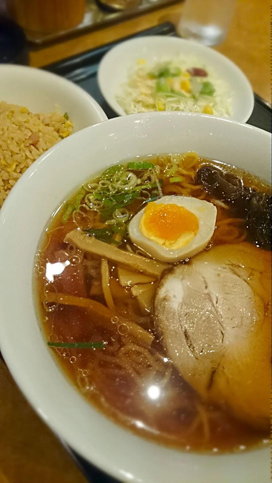 Snapdishの料理写真:醤油ラーメン&炒飯セット|Yumikoさん