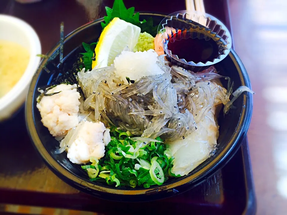 生しらす丼|あすかさん