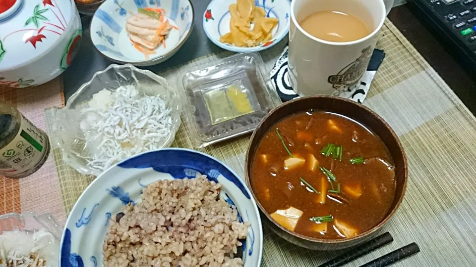 Snapdishの料理写真:しらすおろし＆もずくあなめこの味噌汁|まぐろさん