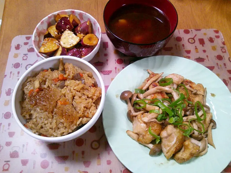 ８月２０日　鶏肉としめじのポン酢照り焼き 大学芋 じゃがいものお味噌汁|いもこ。さん