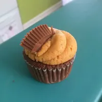 Peanut butter better than ever cupcakes|Cahley Roachさん