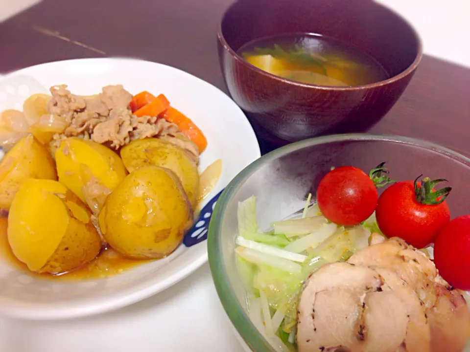 肉じゃが、鶏ハムサラダ、味噌汁|ちびいさん