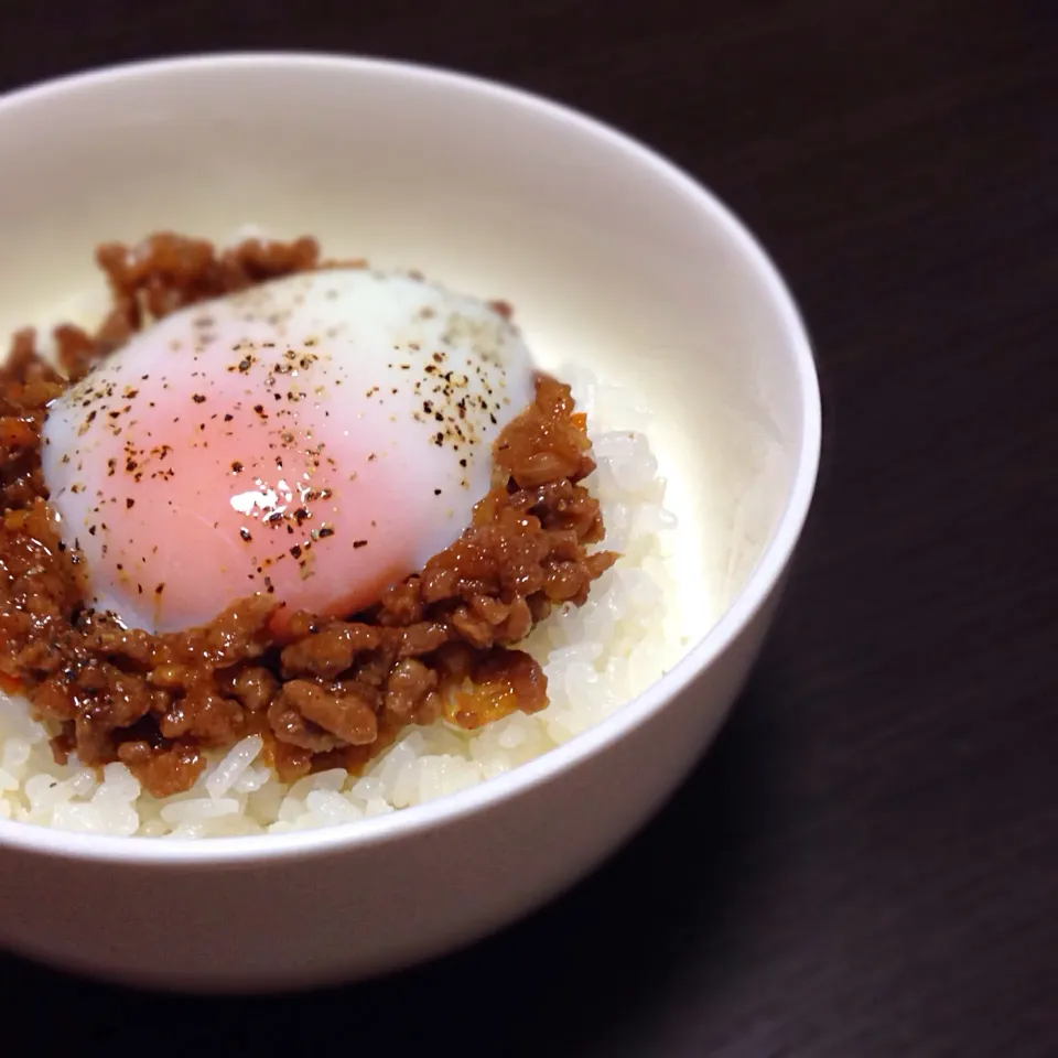 温玉のせ肉味噌丼|🌺🍍しぃちゃん(・ω・)🍍🌺さん