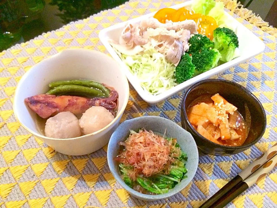 イカと里芋の煮物&水菜煮浸し&山芋キムチ&豚しゃぶサラダ定食♪|Nonさん