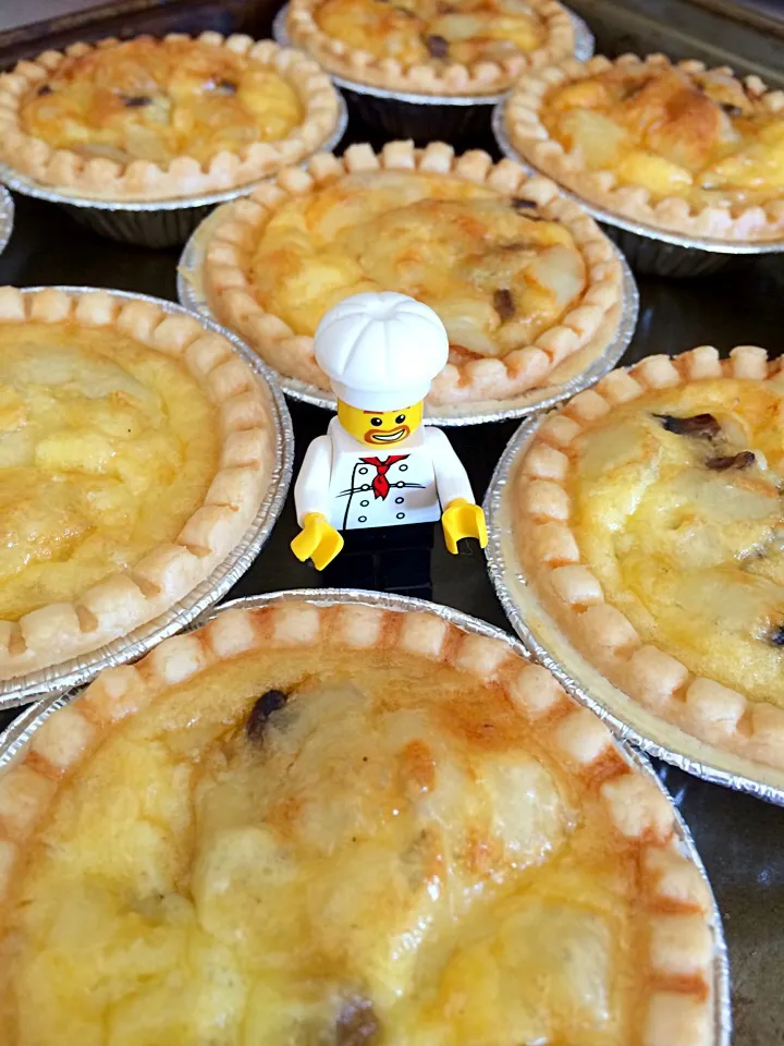 Snapdishの料理写真:Carmelized onion and Portobello mushroom, Swiss cheese quiches|Ron Guentherさん