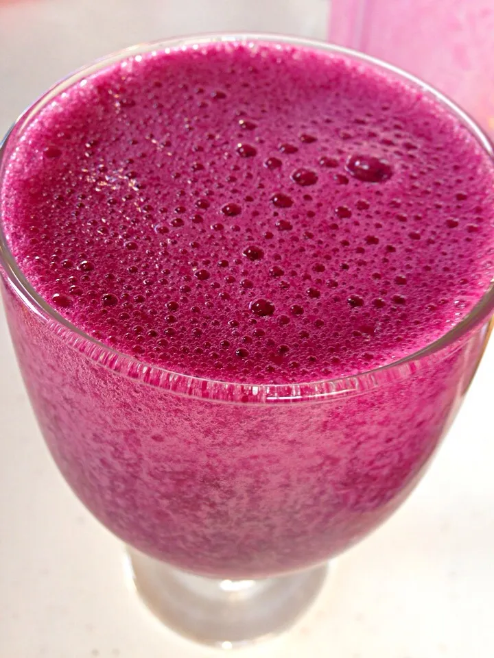 Blueberry acai banana smoothie|viviさん