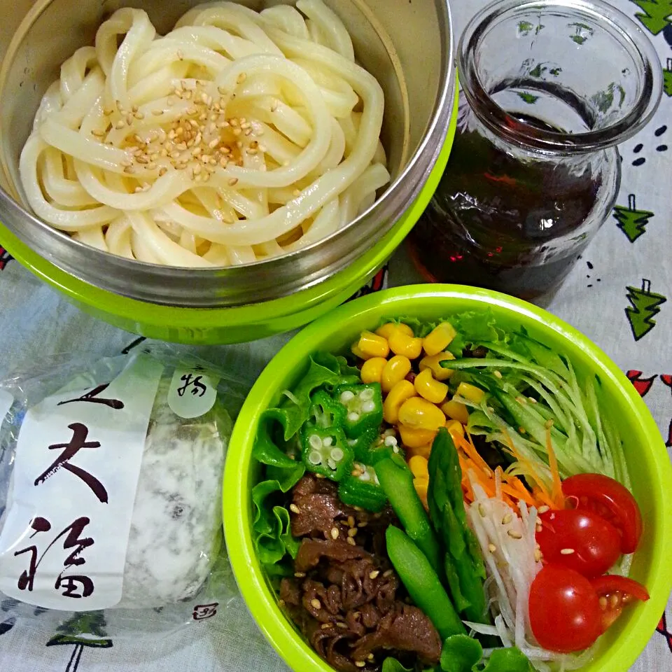 甘辛お肉でボリュームたっぷり✨サラダうどん|hanamanmaさん