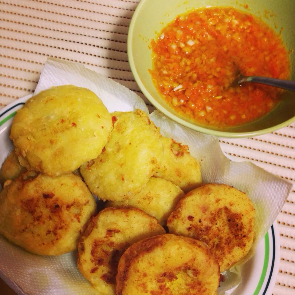 Croquete de atum com salsa vinagrete de ají|Claudia Iwaneさん