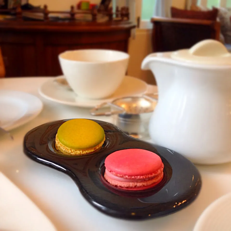 Snapdishの料理写真:Lemongrass & Rose macaron|didi kullawadeeさん