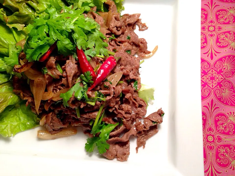 Pad nuea namman hoi Beef stir-fly with oystersauce|Rasayi723さん