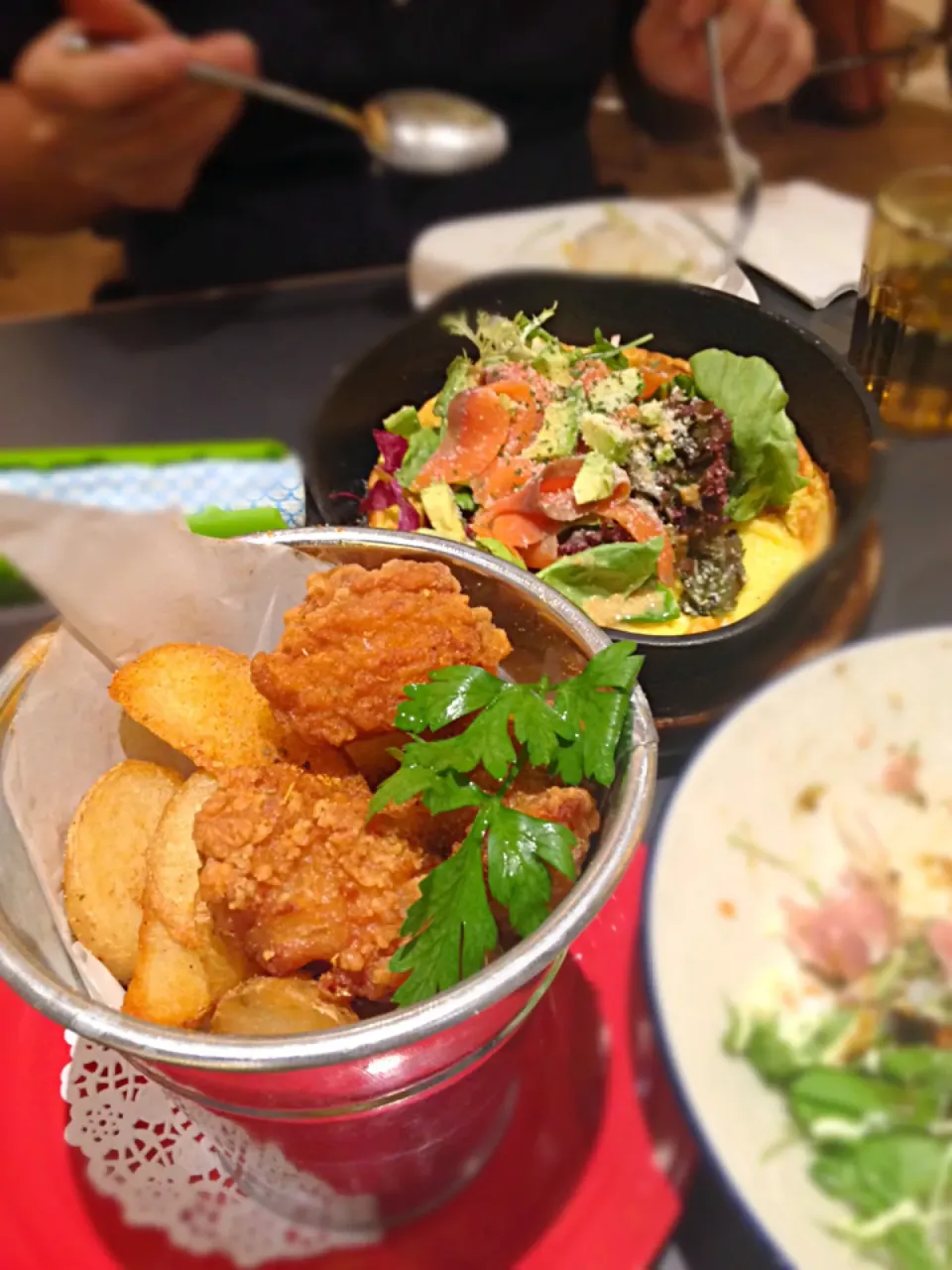 Salmon avocado pancake & spicy fried chicken|mmさん