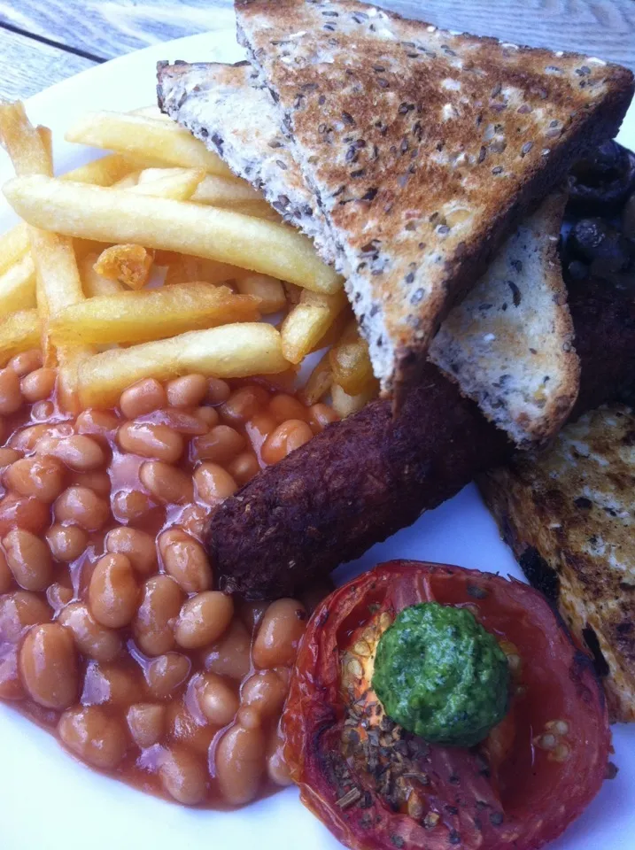 Snapdishの料理写真:Vegan mini breakfast @ Brighton's Wai Kika Moo Kau|Nick Hiderさん