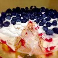 Snapdishの料理写真:Trifle cake|shatyraさん