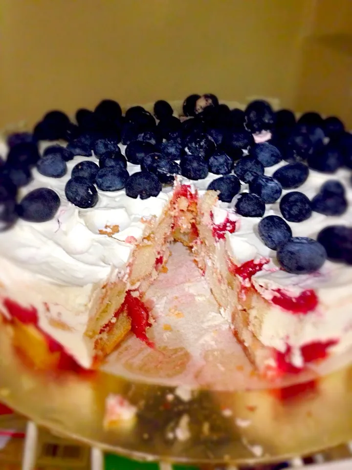 Snapdishの料理写真:Trifle cake|shatyraさん