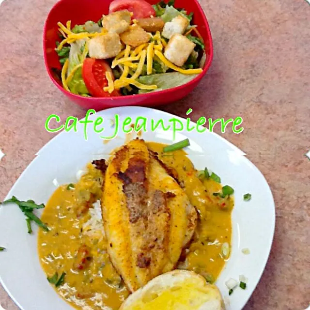 Catfish with crawfish Etouffee #Seafood Fish Friday at Cafe Jean-Pierre #Louisiana #Southern #cajun I'm #GumboOfSoul 💟 🍸|Alisha GodsglamGirl Matthewsさん