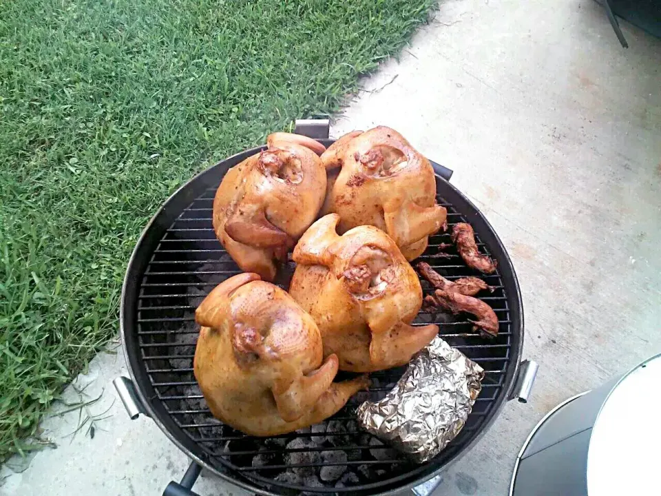 My Cousin On His Little Grill the Best Cajun Spiced Drunken #Chicken #BBQ #American cuisine #Family #CelebrateFood 💛 We #Eat #Love #Pray 💓 #GumboOfSoul 💟|Alisha GodsglamGirl Matthewsさん