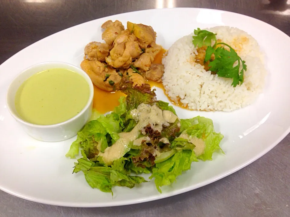 Coco mild chicken garam masala. With green vagetable soup, and small salad w/ romein dressing|Jefferson M. Macalindongさん