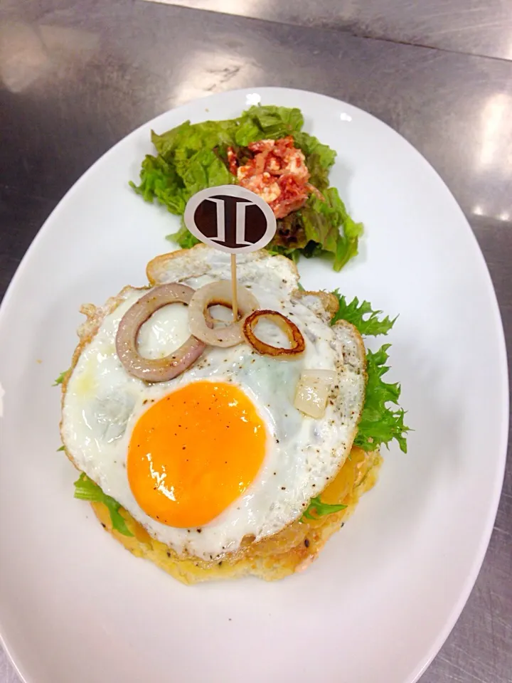 Snapdishの料理写真:Open R2 family chicken Burger/ with grill onion ring, lettuce, tomato, egg, and home made spicy or mild thousand island with salad or soup.|Jefferson M. Macalindongさん