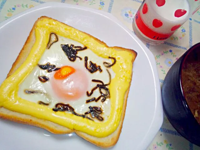 目玉焼きトースト　塩昆布乗せ|うたかた。さん