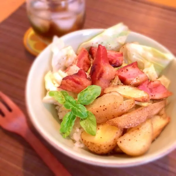 ベーコン＆ポテトたっぷりジャンキー丼☆|もなかさん