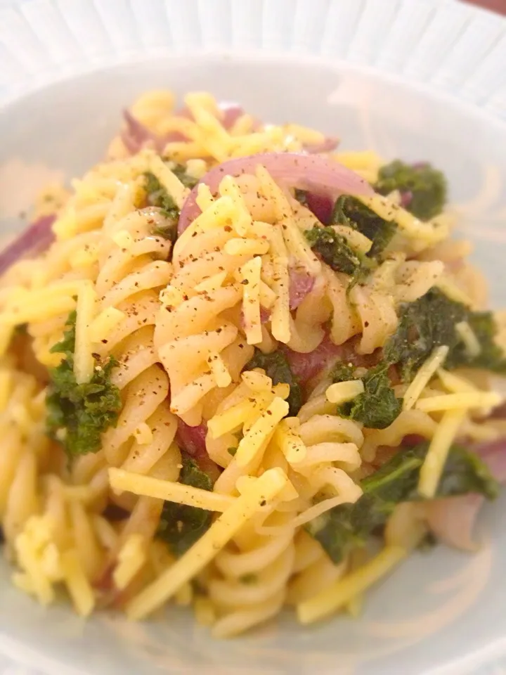 Snapdishの料理写真:Kale, red onion & garlic fusilli|kazuko Tsujiさん