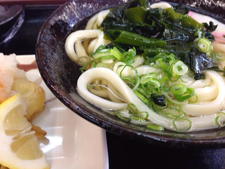 うどん県 ひやかけわかめうどん(*^◯^*)|ミキさん