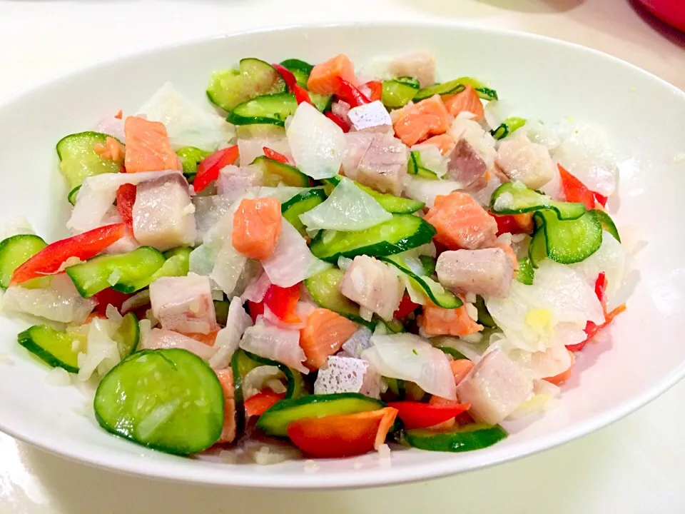 Salmon and hamachi salad (~_~)|Mizz Palomaさん