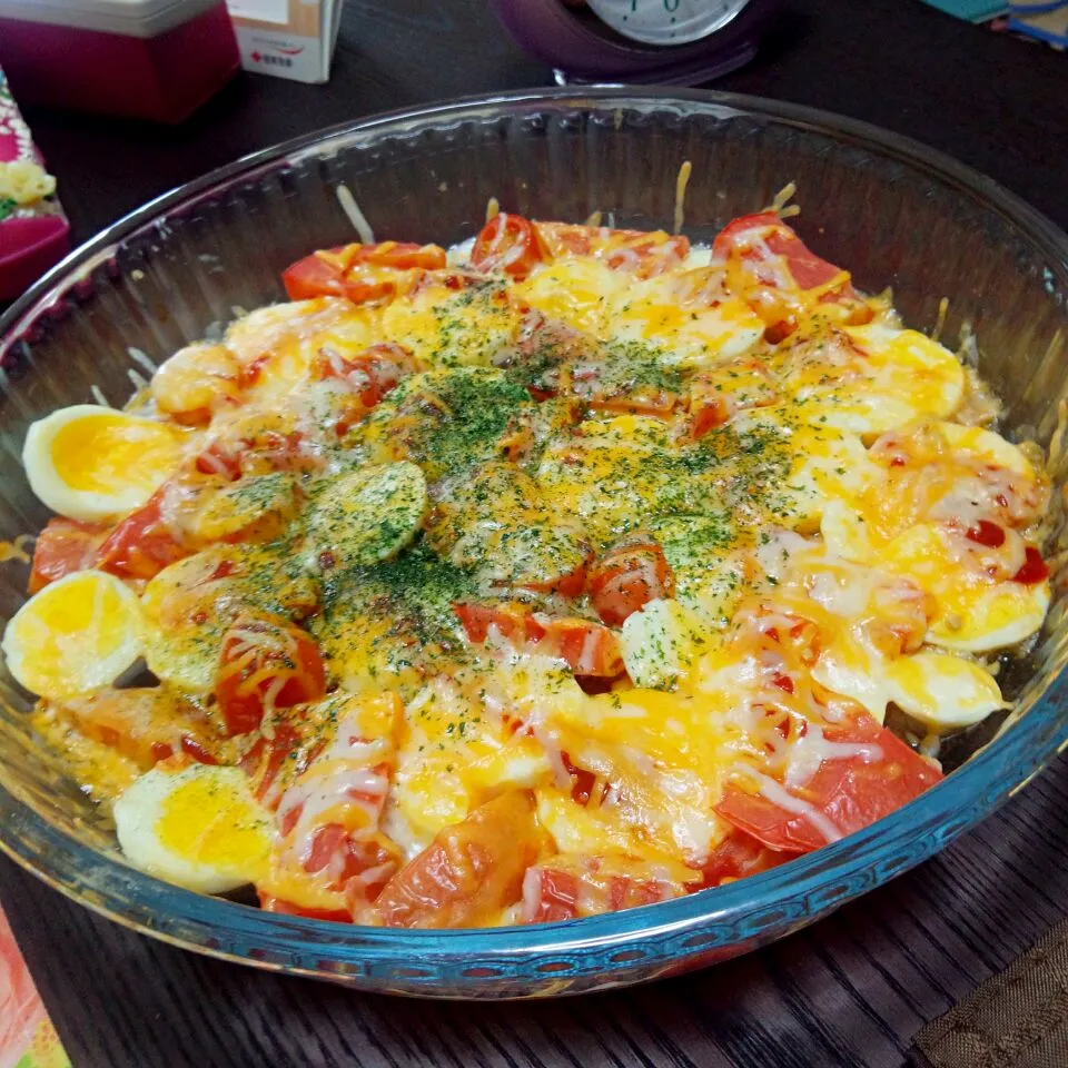 ゆで卵とトマトのチーズ焼き|くみさん