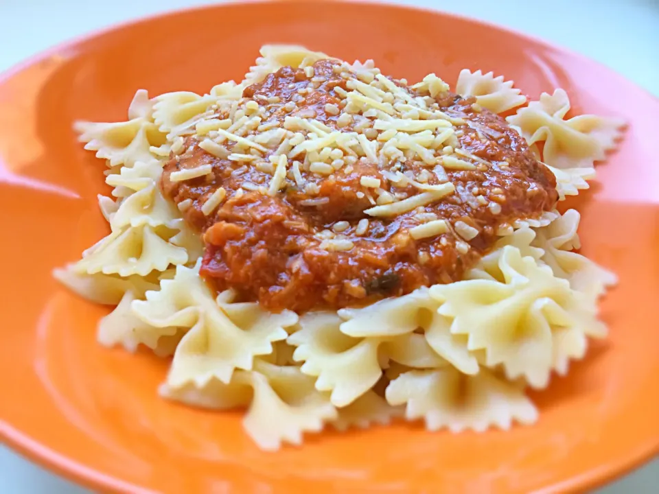 Farfalle a la salsa di tonno e pomodoro|Bruno Pereira Cardosoさん