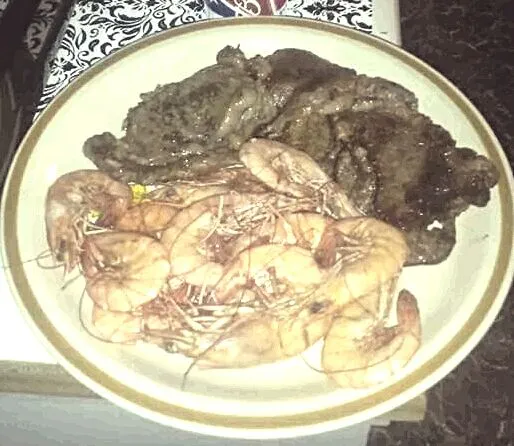 Boiled Shrimp 🍤 #Seafood  &  Grilled Ribeye #Steak Thanks to my friend for the Campfire Grill ✔ 🌝 We #Eat #Love #Pray 💓 😃 #GumboOfSoul 💟 🍸 🐟 💕|Alisha GodsglamGirl Matthewsさん