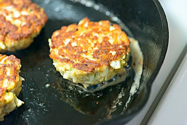 Louisiana Crab Cakes #Seafood Day My lil #Foodie request we #Eat #Love #Pray 💓 🎎🍴🍥 #GumboOfSoul 💟|Alisha GodsglamGirl Matthewsさん