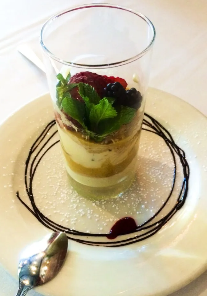 Pineapple Trifle from Citrone|sooprcoolchicaさん