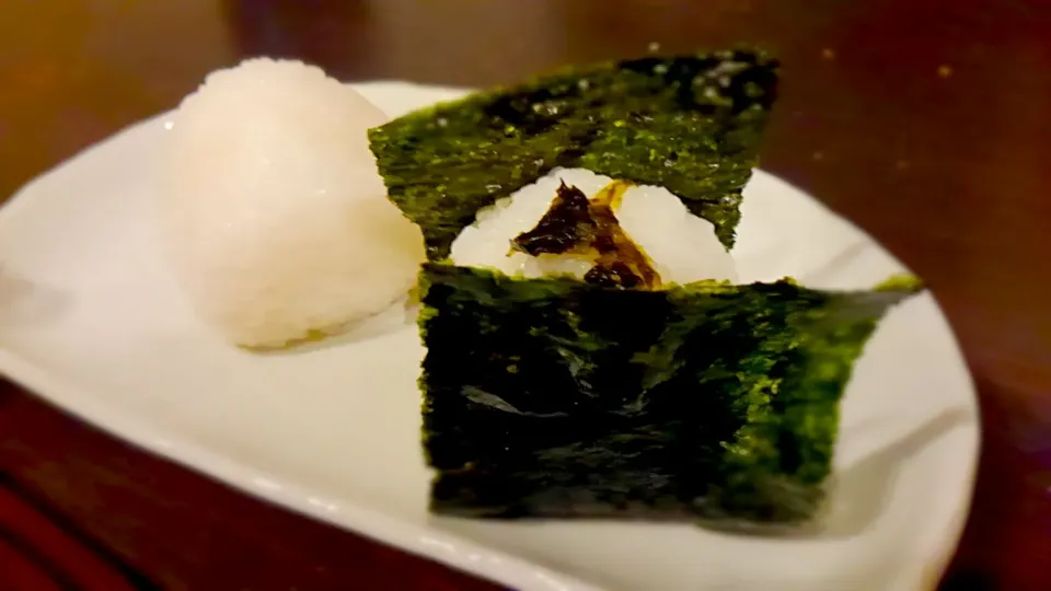 塩おむすびと黒豆青のりおむすび🍙|きゅうちゃんさん