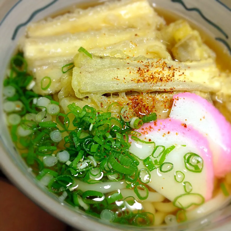 福岡名物、ごぼう天うどん🍜|にょんにいさん