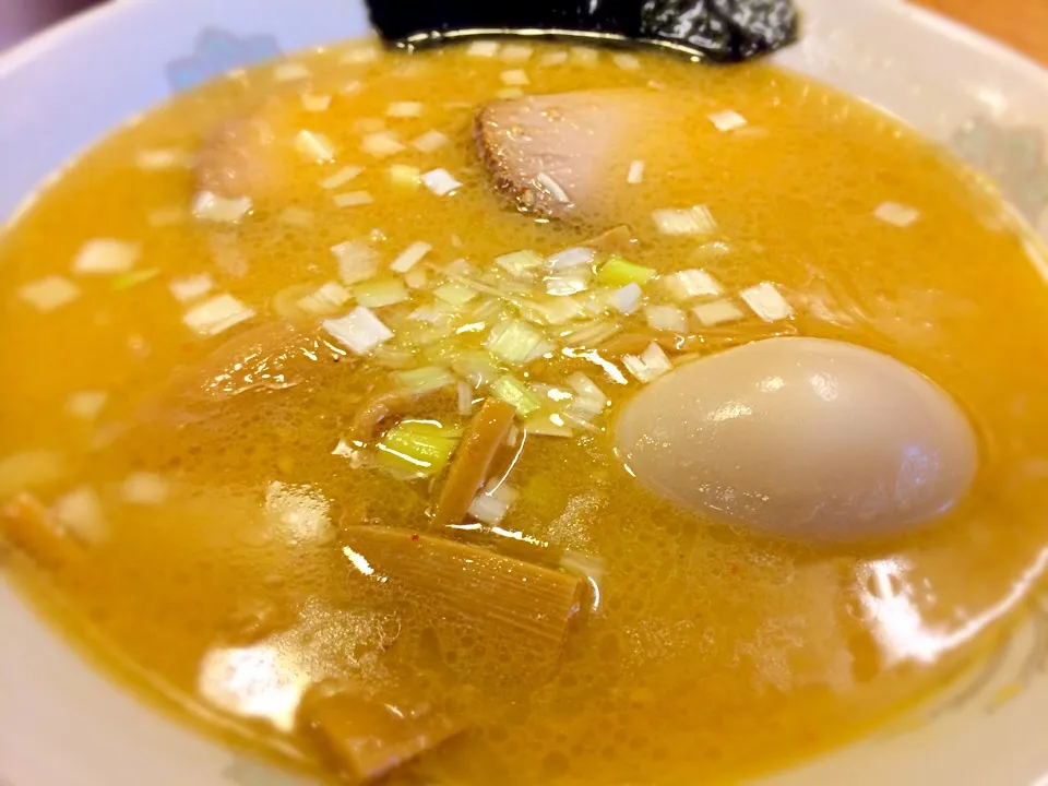 Snapdishの料理写真:おかーさんが店主の殿堂入りのラーメン屋@一福(初台)|かっちっさん