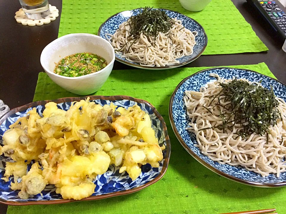 Snapdishの料理写真:海鮮かき揚げ＆お蕎麦|GourmandsCuisineさん