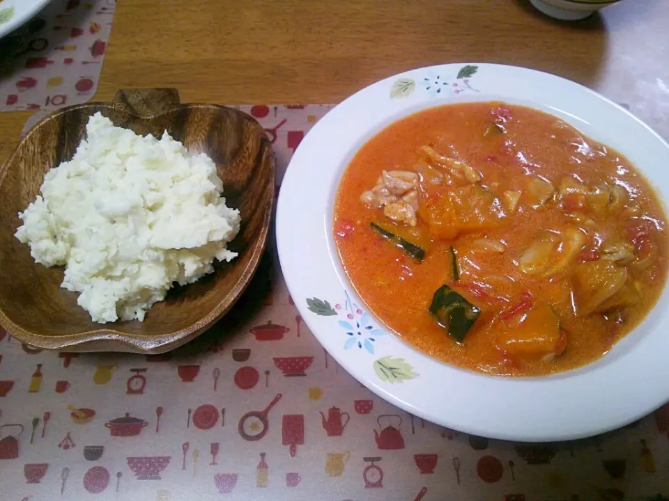 ８月２４日 鶏肉とかぼちゃと玉ねぎのトマトクリーム煮 ポテトサラダ|いもこ。さん