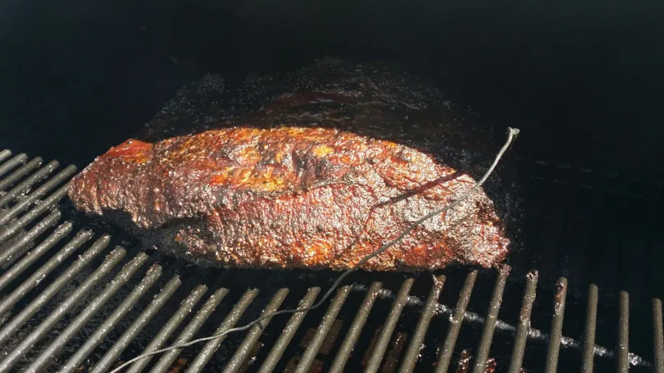 13 lb Brisket Texas Style 6 hrs into the cook have more to go but worth the wait|Frank Ortizさん