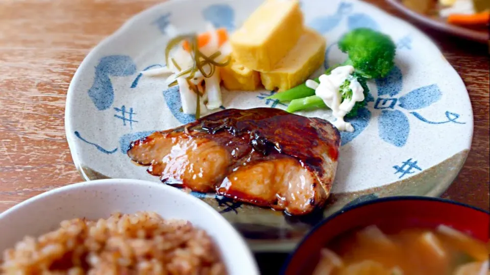 鰤の照り焼き定食|プチテンよすさん