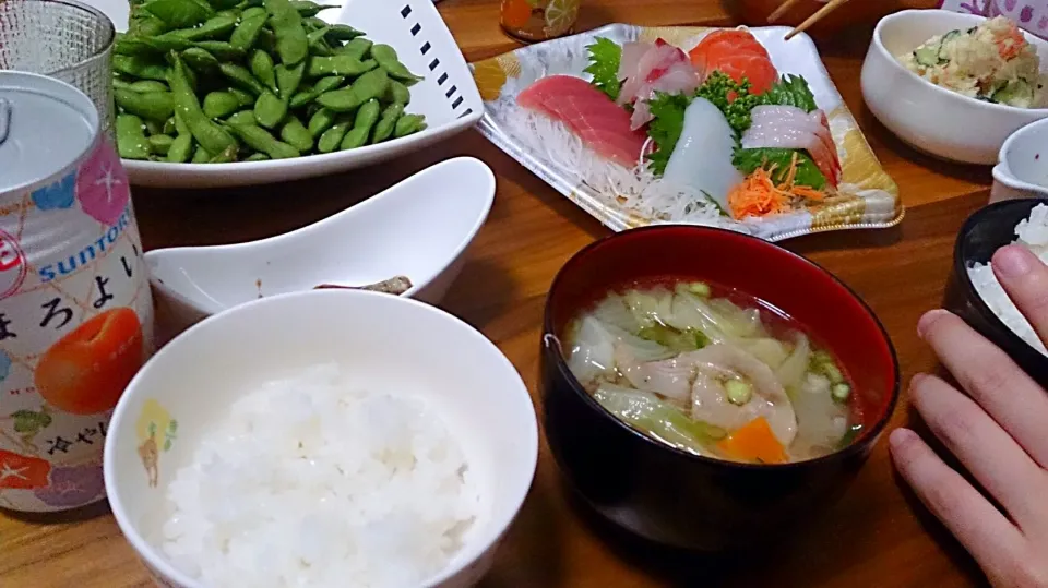 豚キャベツ味噌汁、お刺身、だだちゃ豆、ポテトサラダ、ほろよい(期間限定あんず)|みんさん