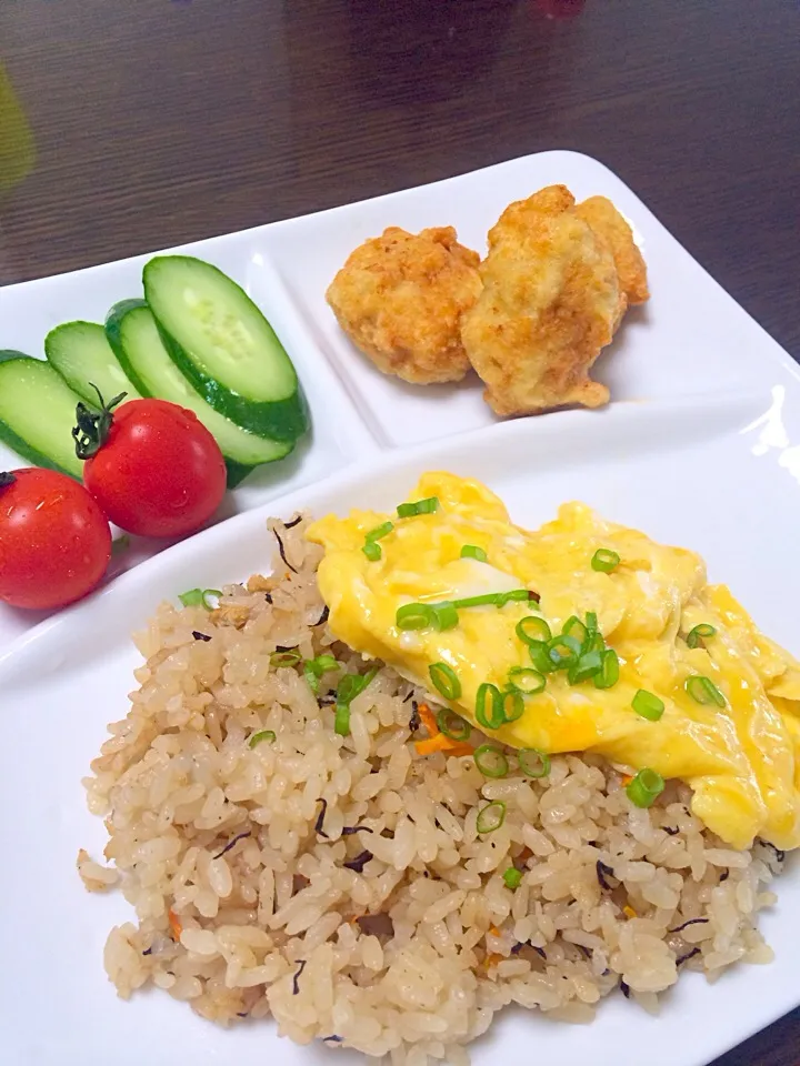 ひじきご飯deオムライス〜手作りチキンナゲット付き〜|yumieさん