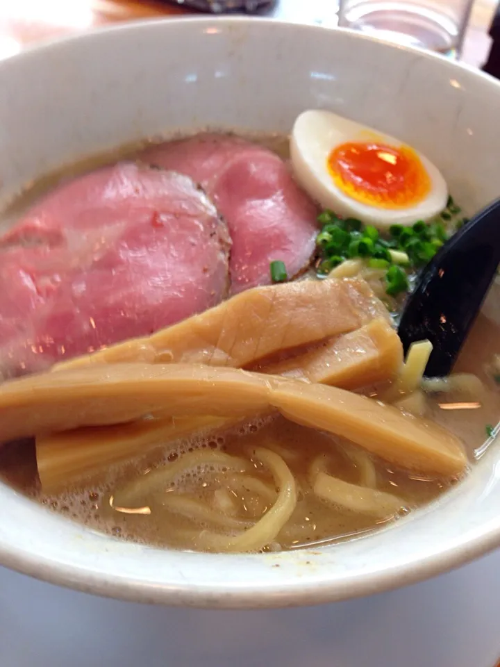 俺のラーメン あっぱれ屋|エミリーさん