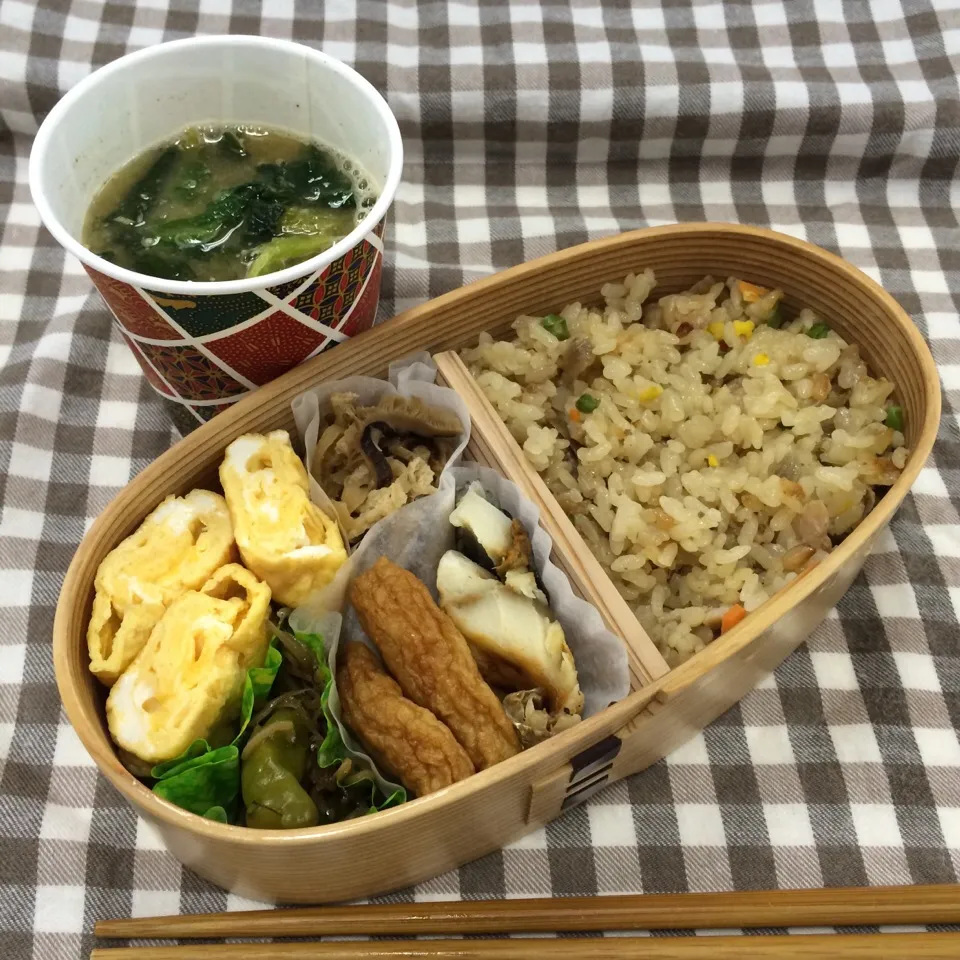 弁当（鶏ごぼう炊き込み御飯、サバ塩焼き、玉ねぎ天ぷら、切干し大根、ししとう＆じゃこ炒め煮、玉子焼き）|SasaMasa213さん