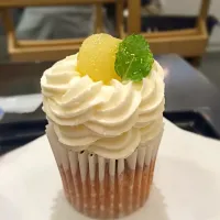 白桃のカップケーキ|ナオポンさん