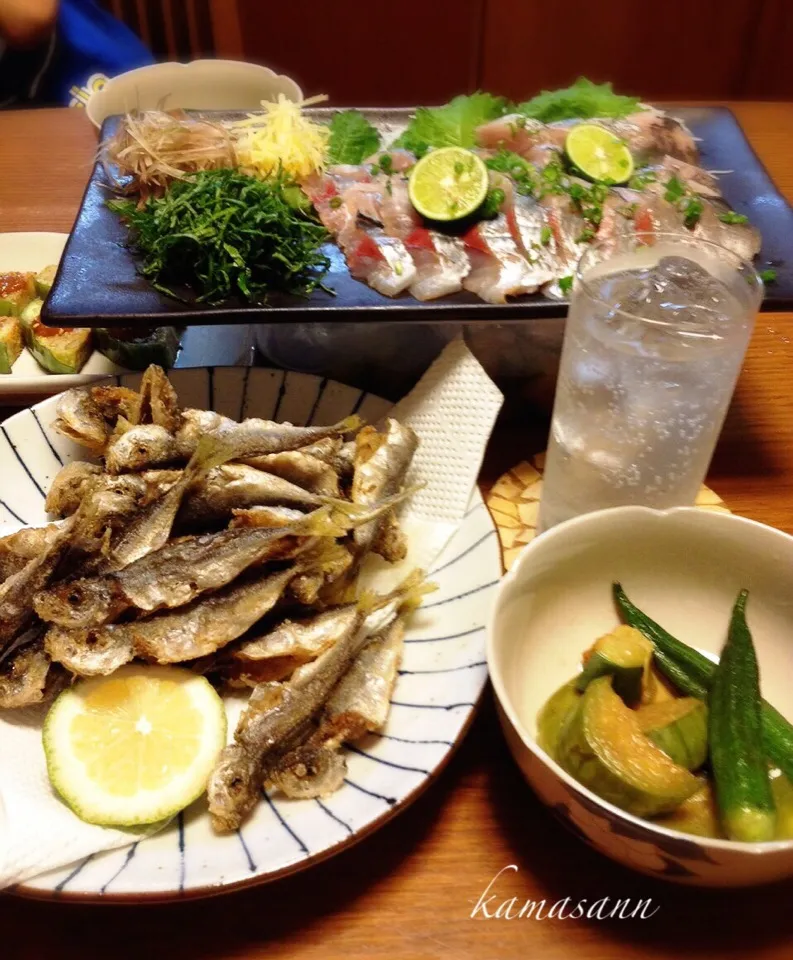 豆鯵の唐揚げと鯵のお刺身🐟緑茄子の揚げ浸し🍆|かまさん